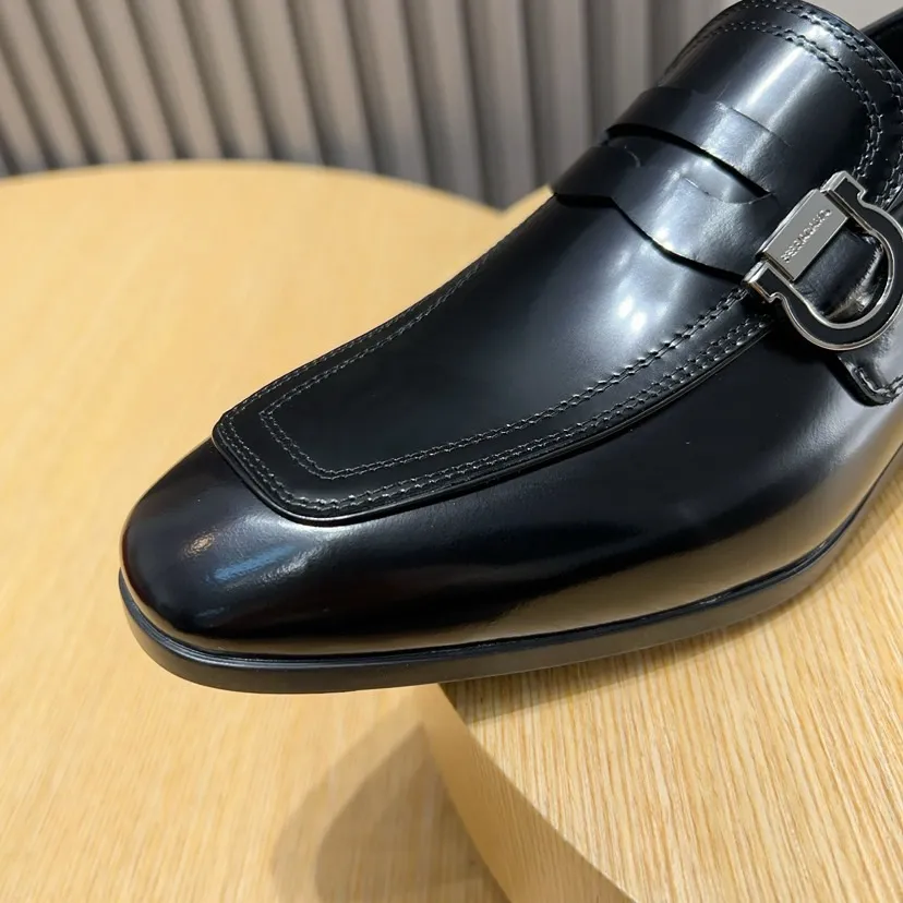 Men's Men's Shoes💰P640💰🔥《Ferragamo》👏Latest • High-end top brand luxury ~ purchasing agency, top quality ~. New fashionable business men's shoes🔜The uppers are made of original open-edge beaded cowhide➕cowhide·lining, with fine workmanship. The original stylish and soft combination wear-resistant and non-slip outsole is light and comfortable on the feet. The real thing looks better in real photos. Size: 38--44